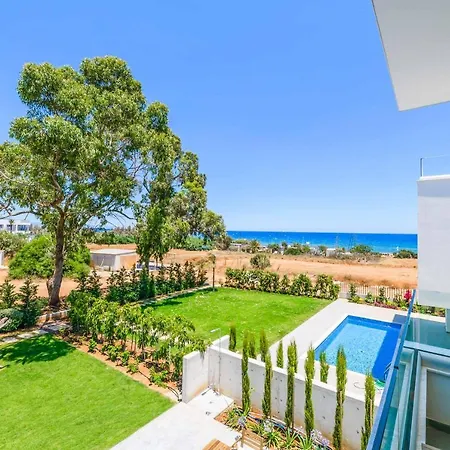 Villa By The Sea Pearl Paralimni